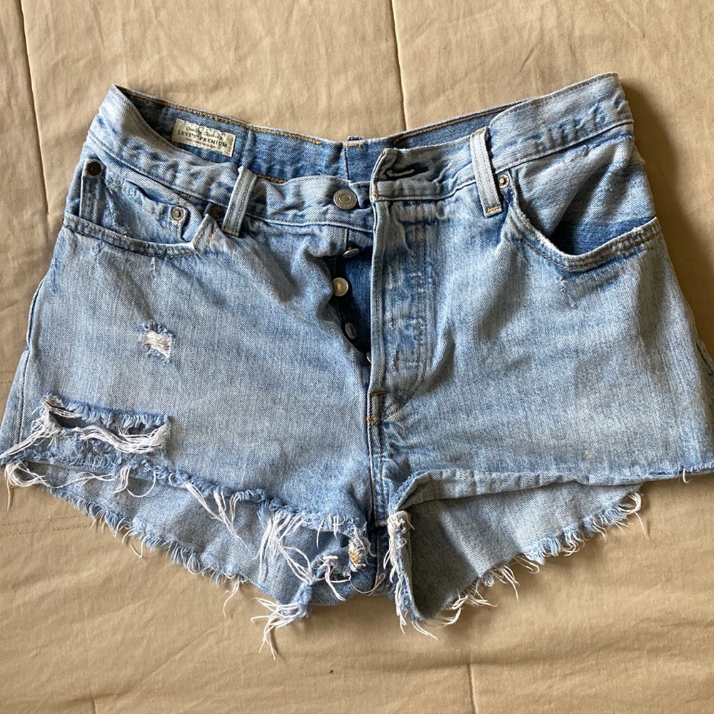 Levi’s 501 Shorts Size 28